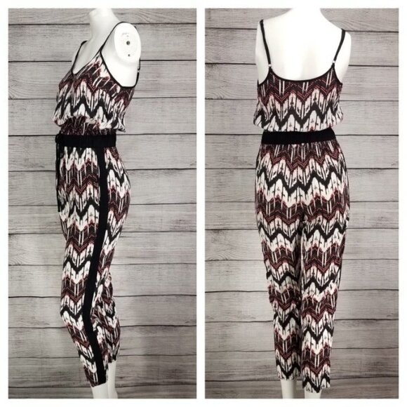 Material Girl Size S Crop Pant Jumpsuit Zipper Front Elastic Waist Side pockets - Picture 2 of 6